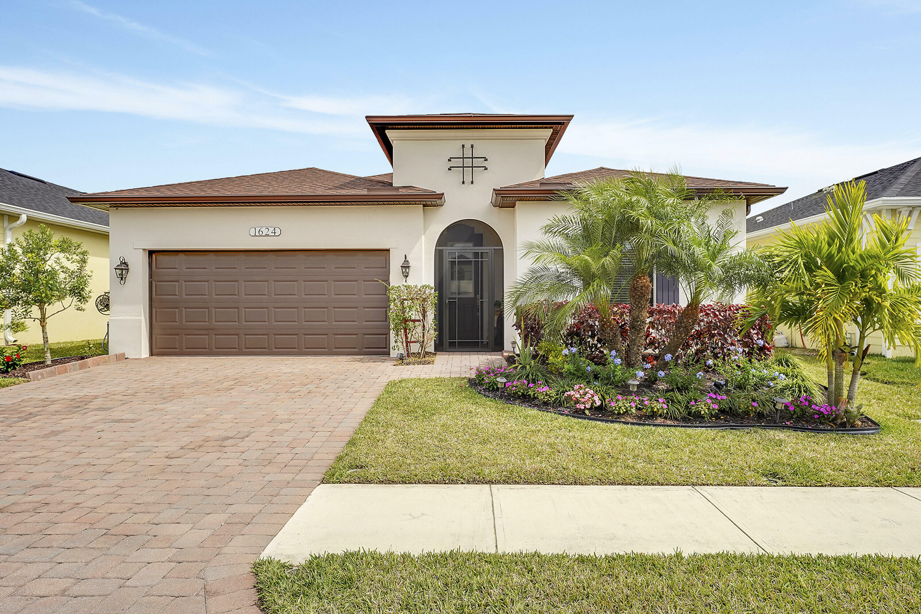 Property Photo:  1624 Willows Square  FL 32966 