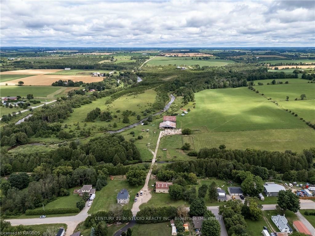 Photo de la propriété: 21 Station Street ON L9W 0V2