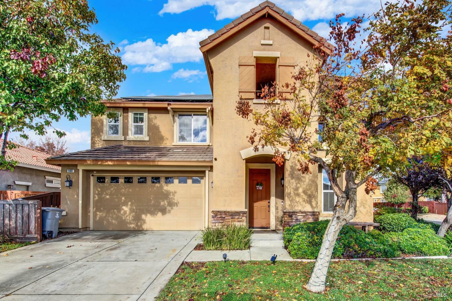 Property Photo:  900 Lancaster Street  CA 95687 