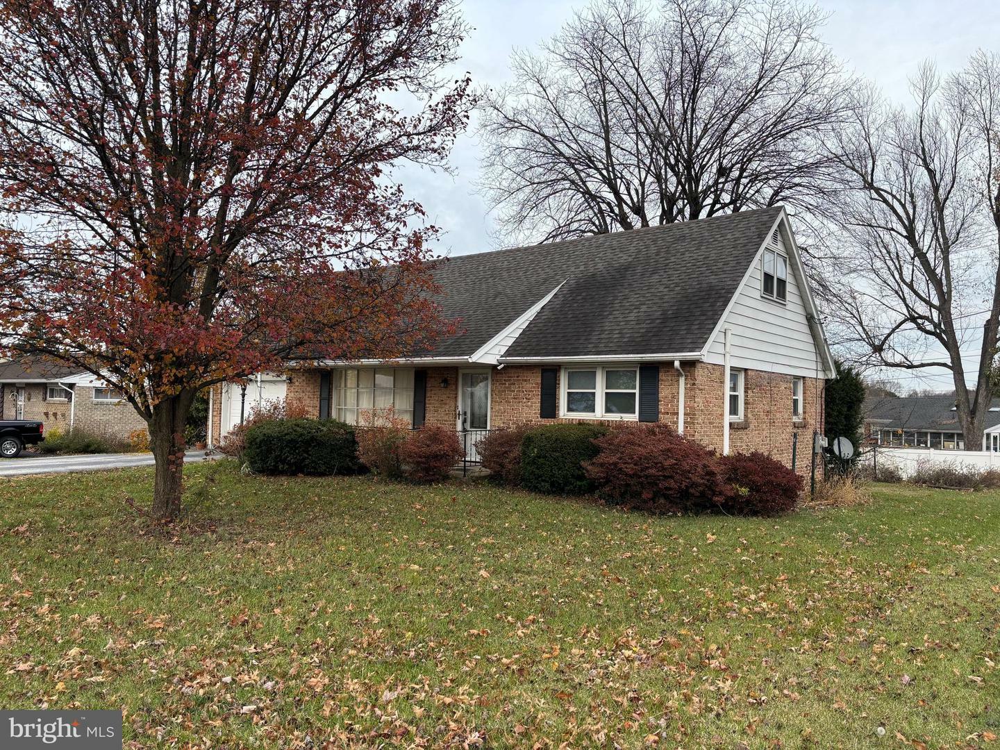 Property Photo:  385 Edgewood Road  PA 17402 