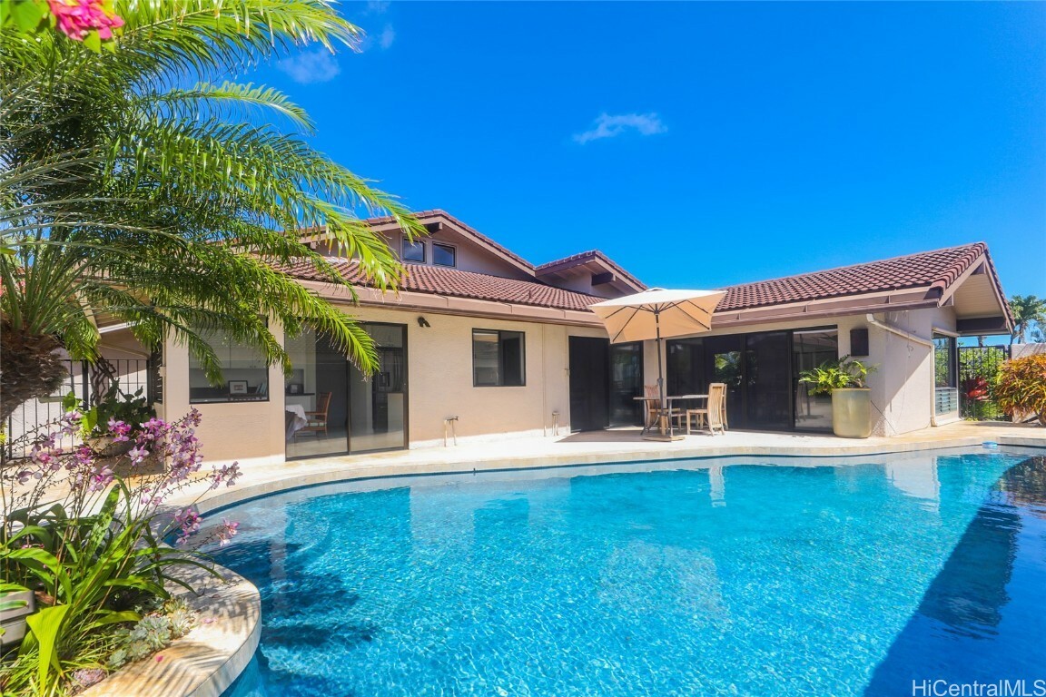Property Photo: 1045 Kapunapuna Way HI 96825