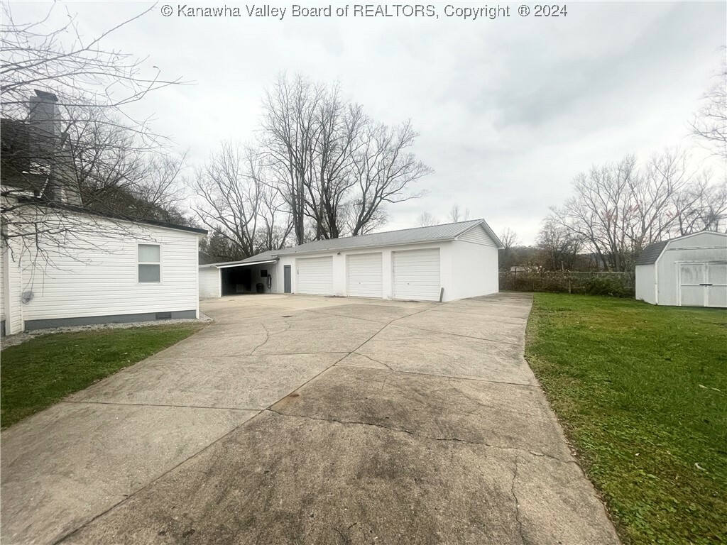Property Photo: 710 Hemlock Drive WV 25071