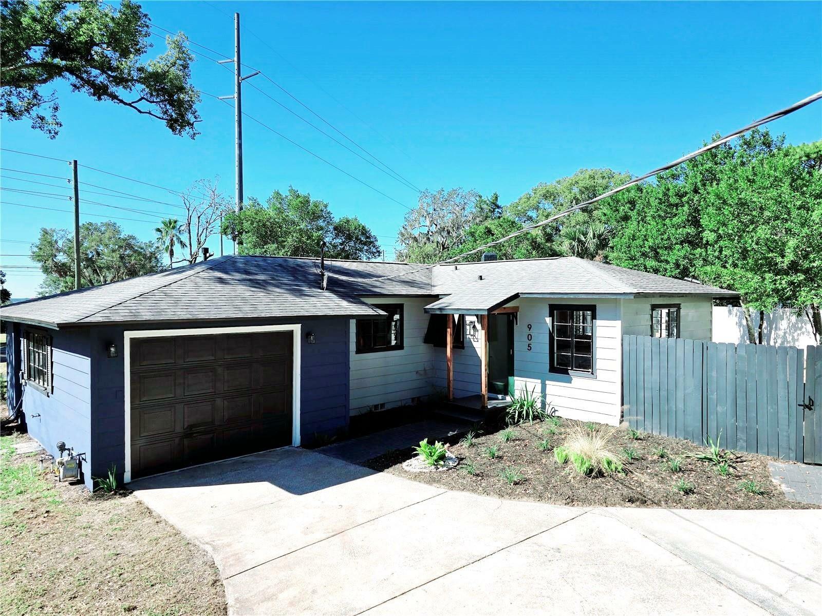 Property Photo:  905 W 11th Avenue  FL 32757 