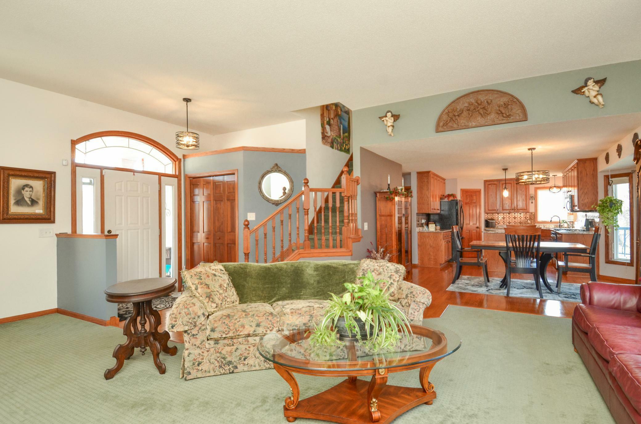 Property Photo:  1212 Cobblestone Road N  MN 55316 