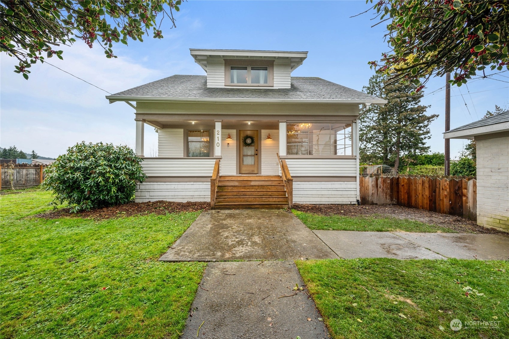 Property Photo:  210 W Blackburn Street  WA 98273 