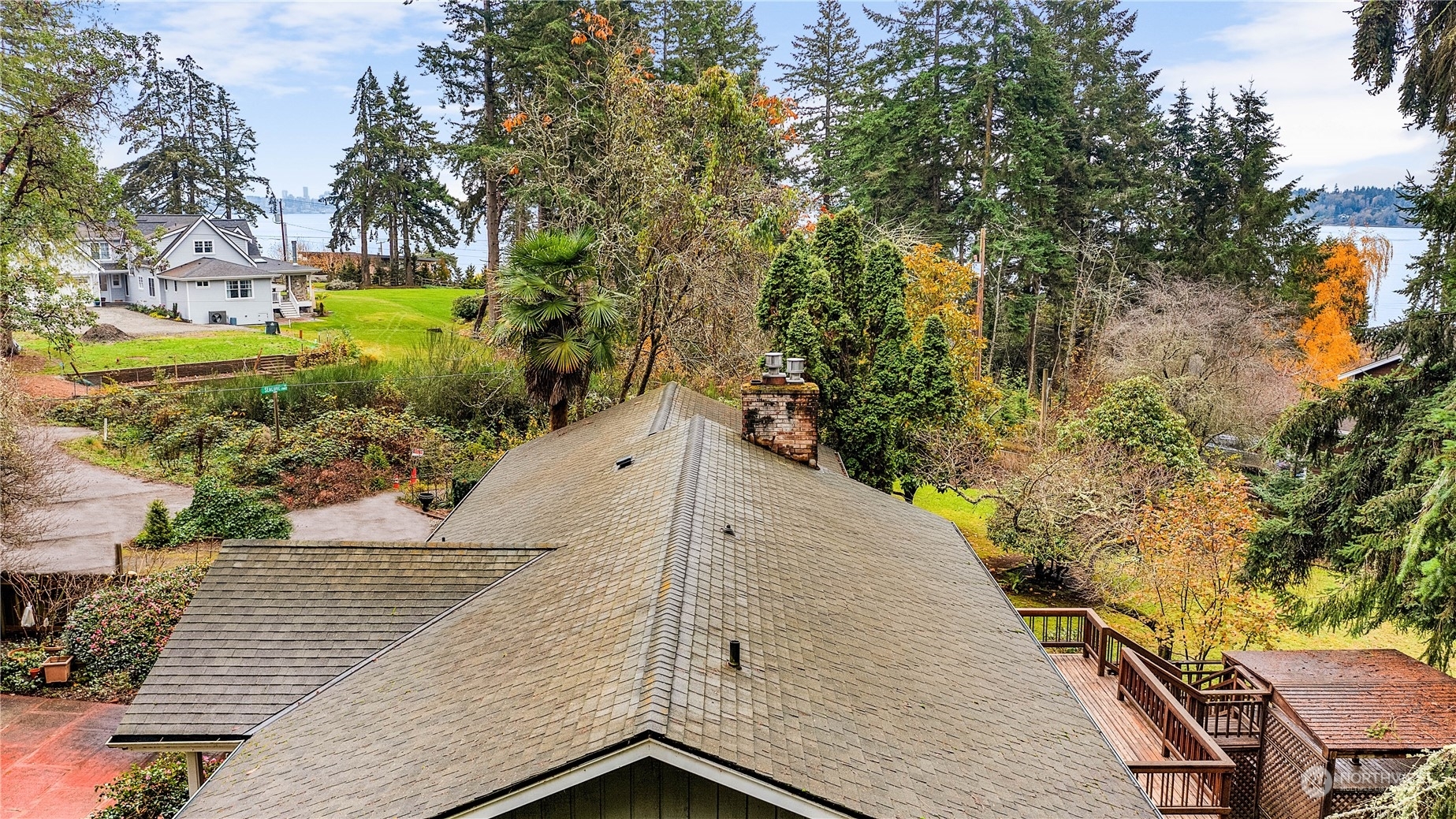 Property Photo:  10525  Seacove Lane NE  WA 98110 