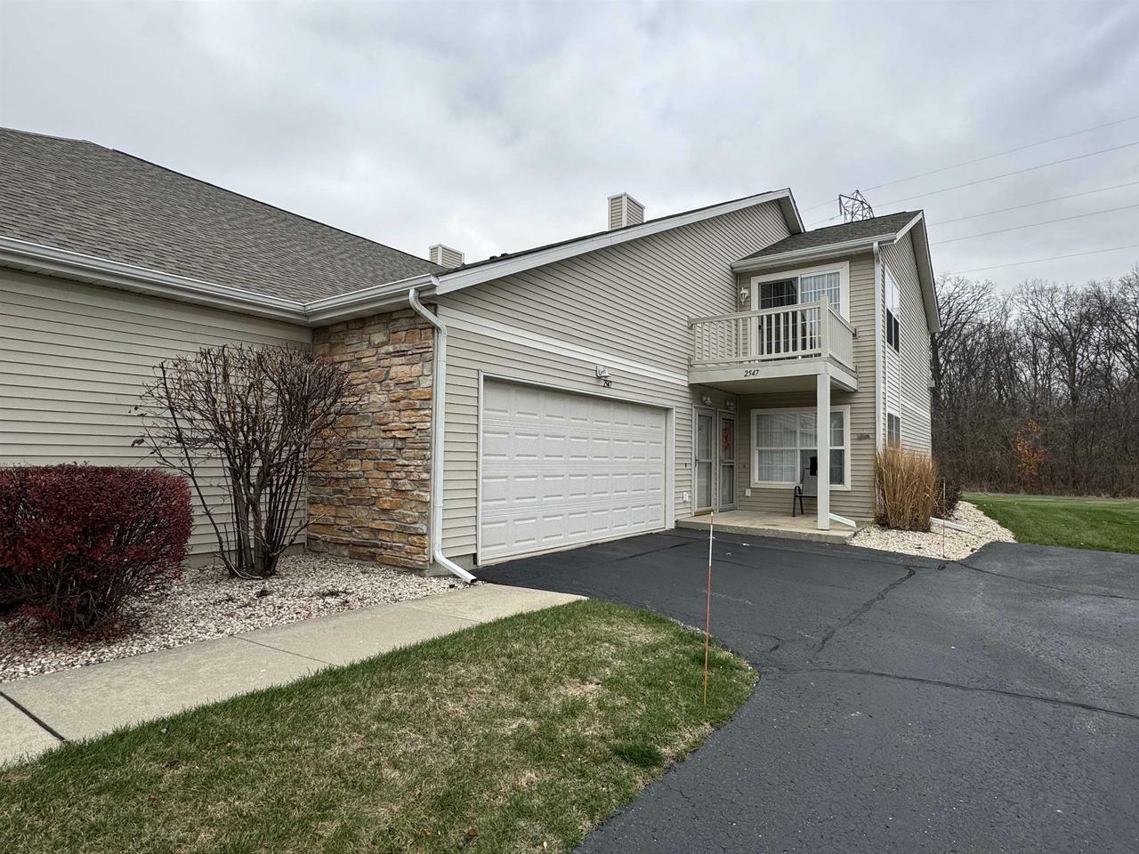 Property Photo:  2545 Edgewood Drive  WI 53511 