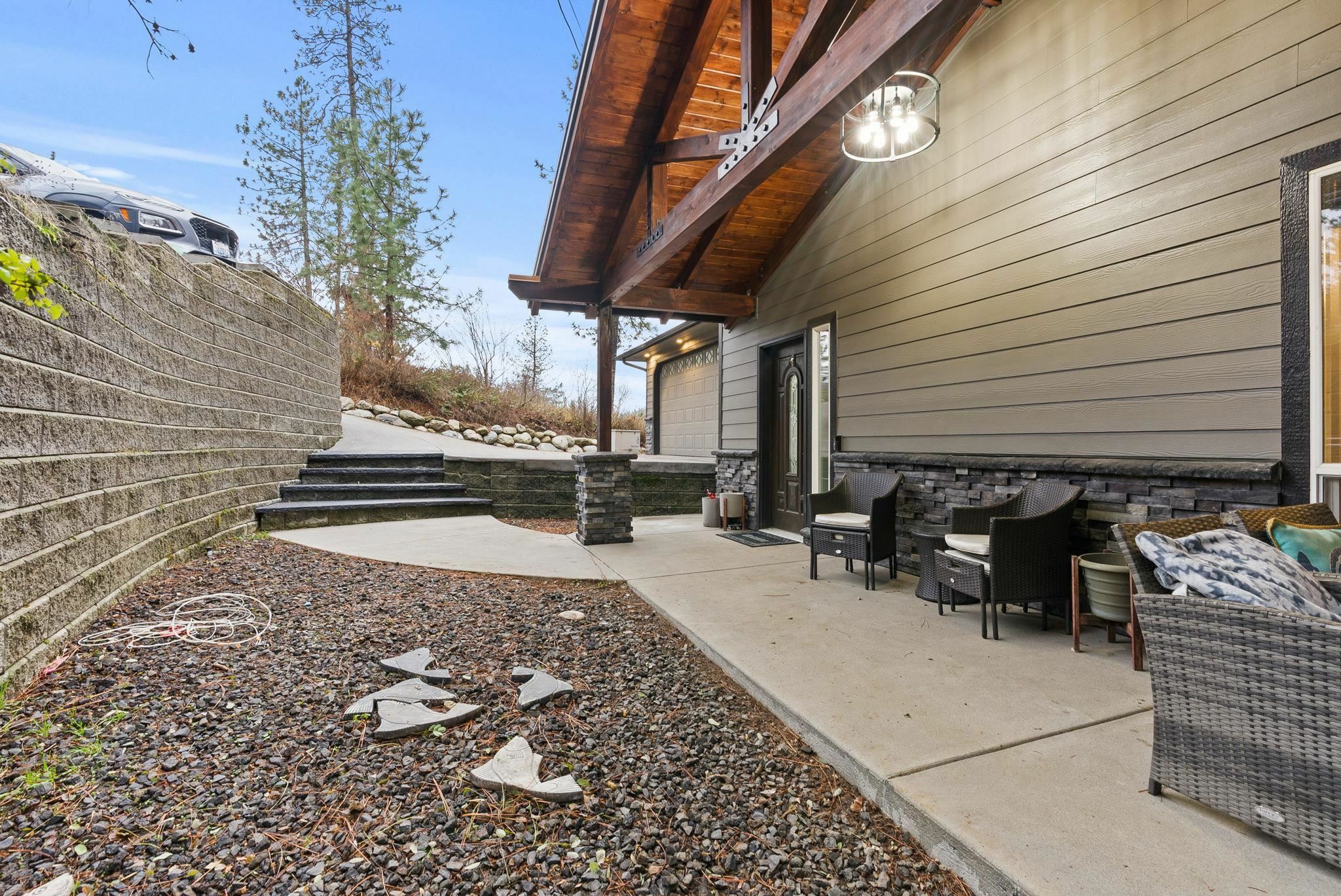 Property Photo:  12808 N North Park St  WA 99025 