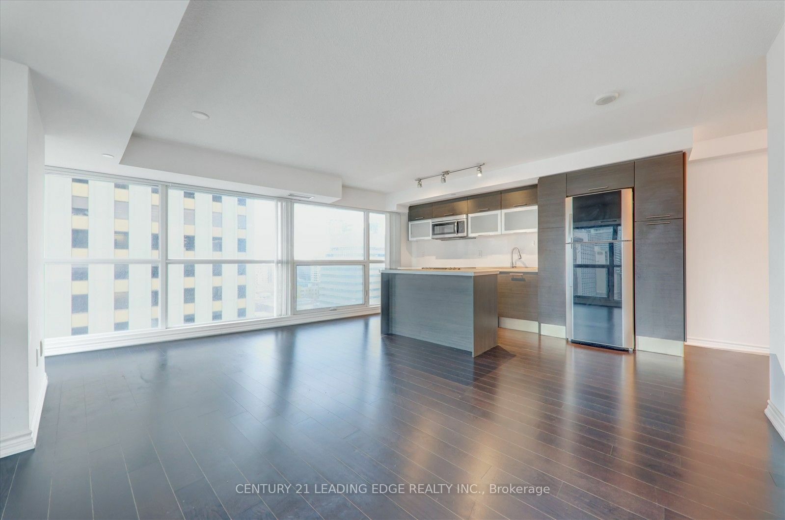 Property Photo:  386 Yonge St 1002  ON M5B 0A5 