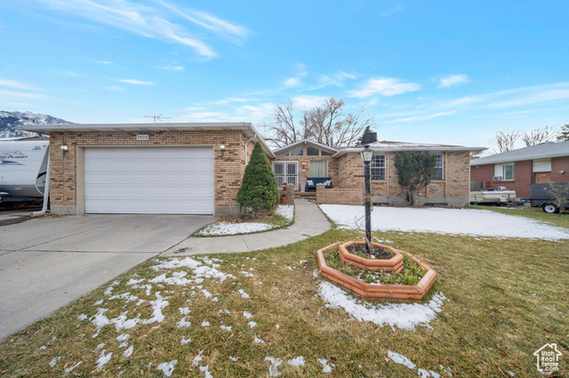 Property Photo: 1806 E 9800 S UT 84092