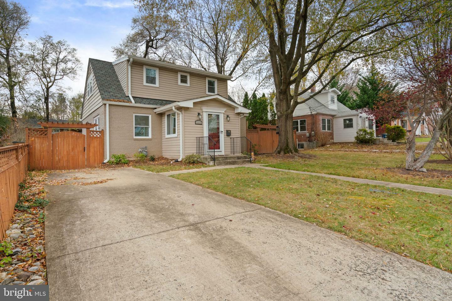 Property Photo:  7203 Roosevelt Avenue  VA 22042 