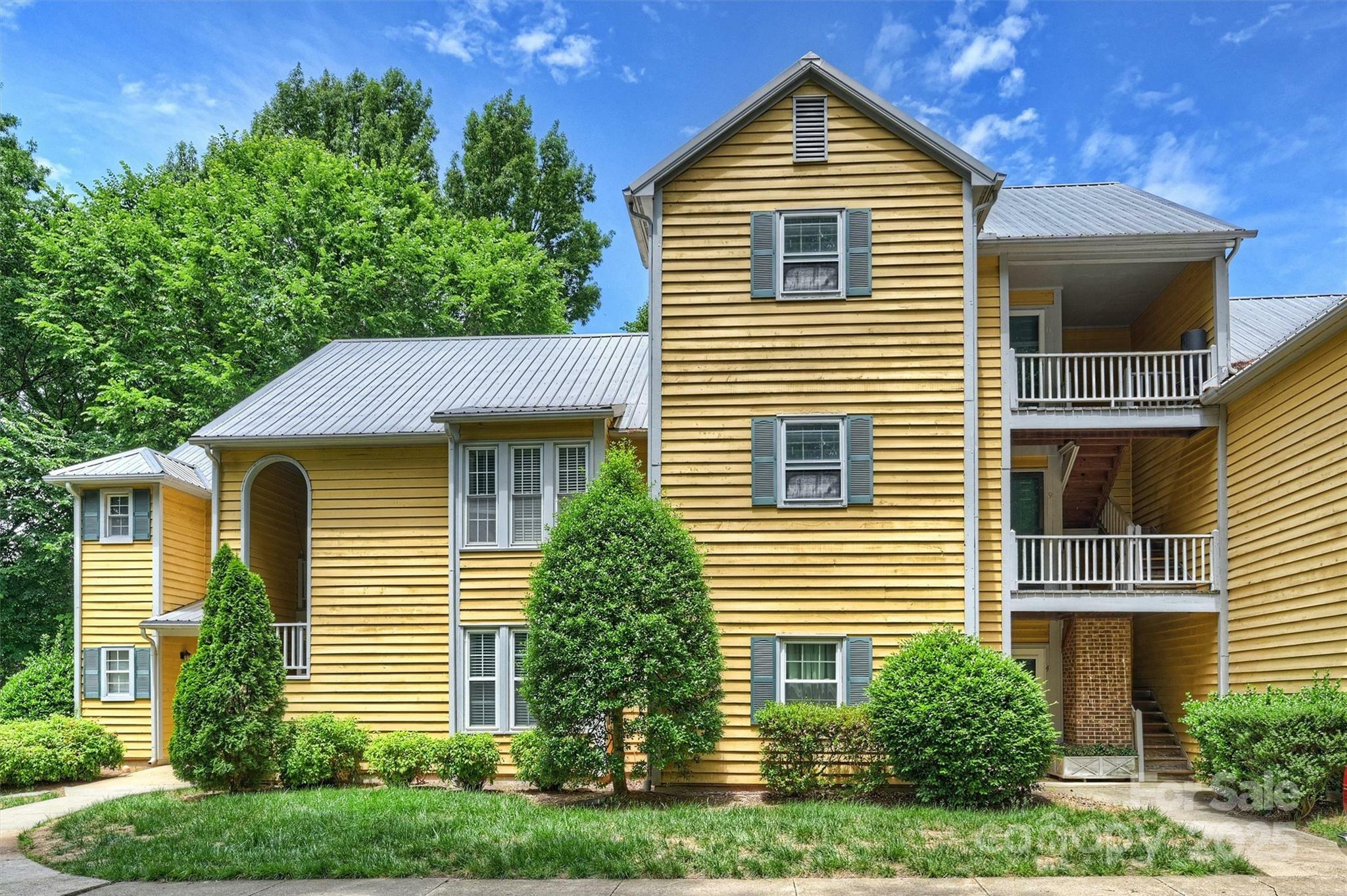 3302 Selwyn Farms Lane 9  Charlotte NC 28209 photo