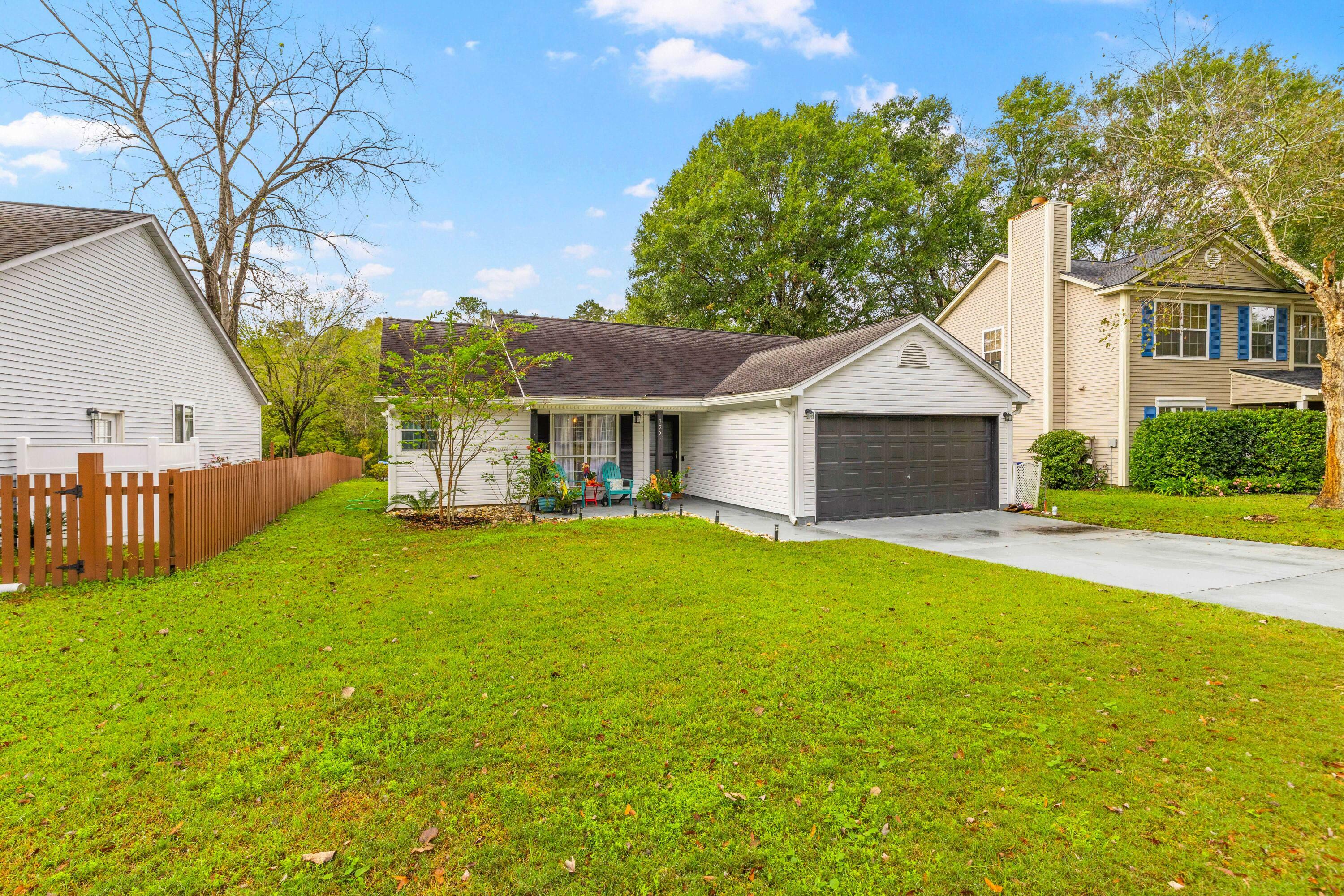 Property Photo:  325 Parish Parc Drive  SC 29485 