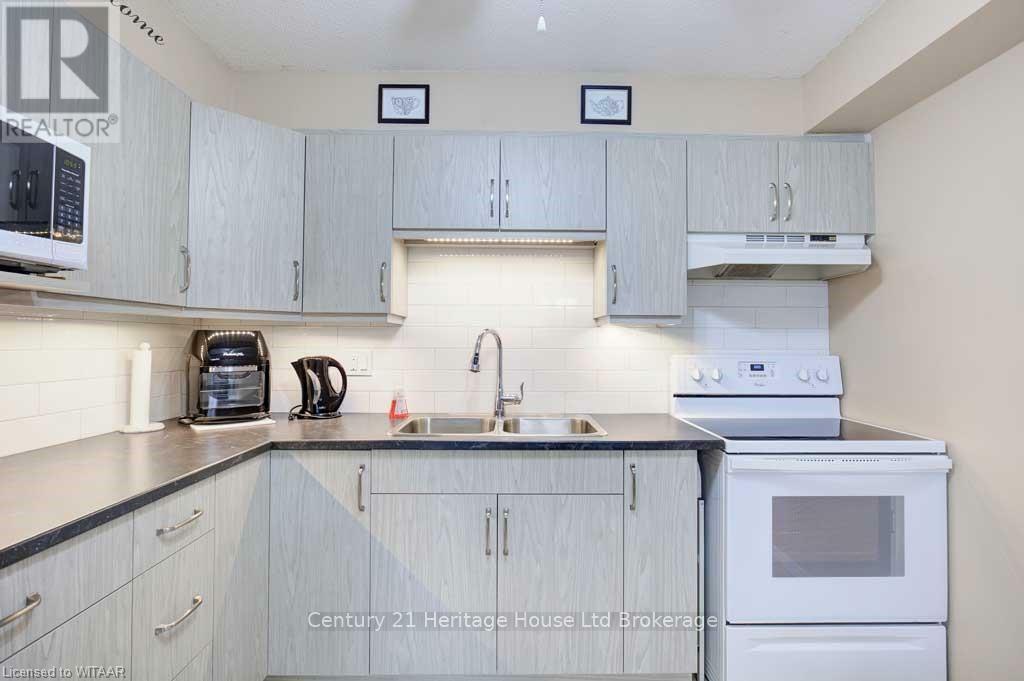 Property Photo:  163 Ferguson Drive 112  ON N4V 1B1 