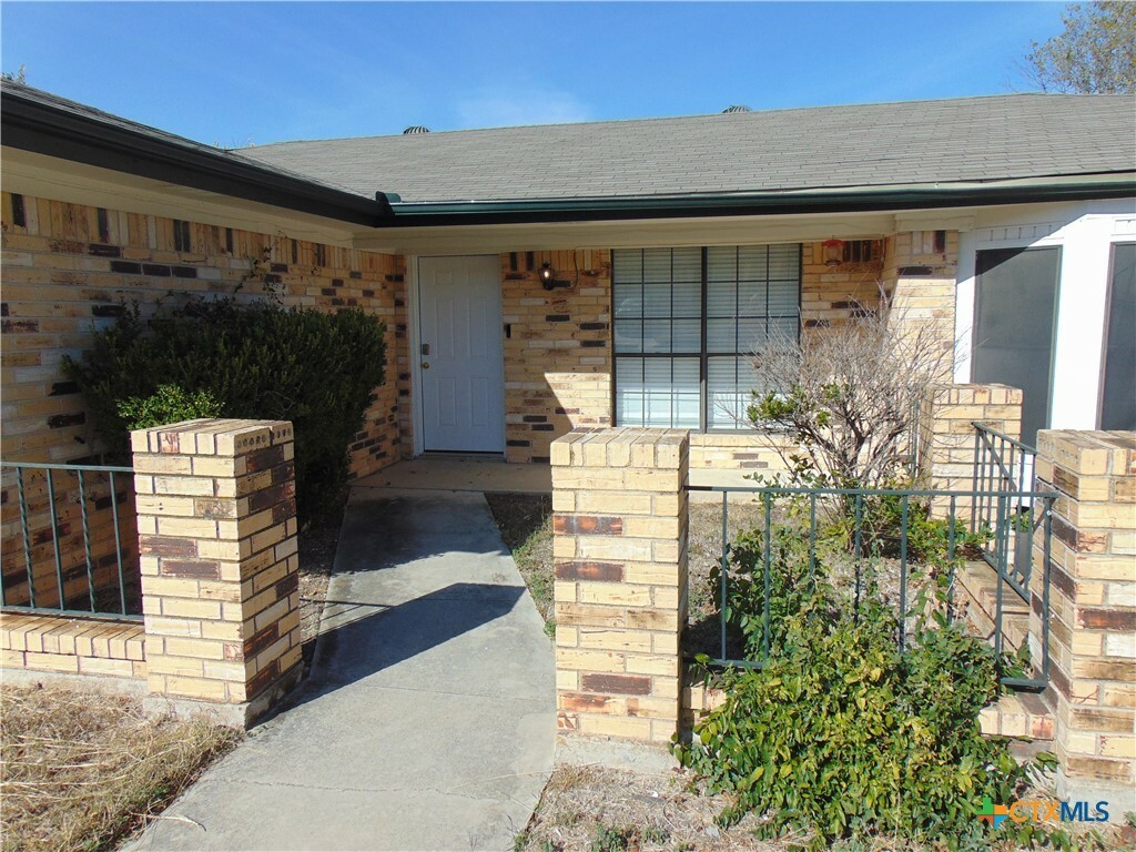 Property Photo:  809 N 23rd Street  TX 76522 