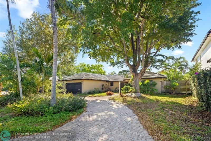 Property Photo:  3100 NE 56th Ct  FL 33308 