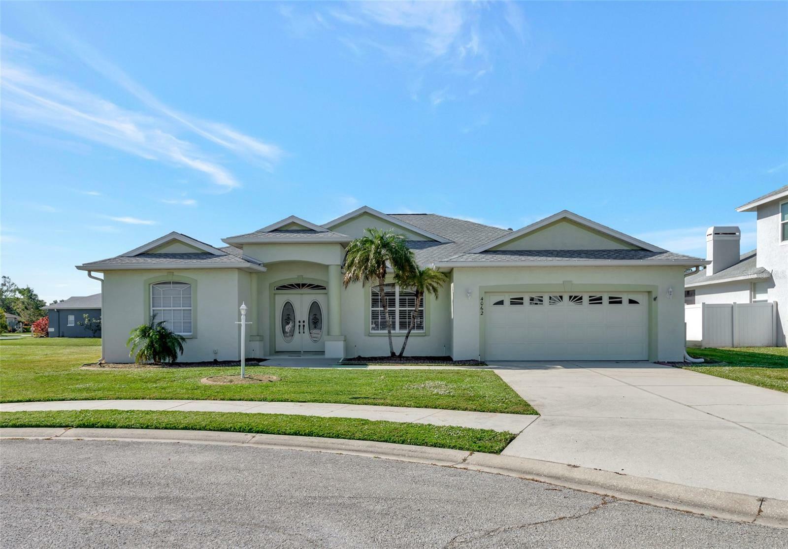 Property Photo:  4062 Green Tree Avenue  FL 34233 