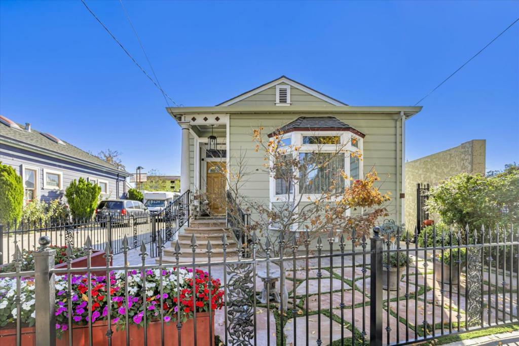 Property Photo:  452 Goodyear Street  CA 95110 