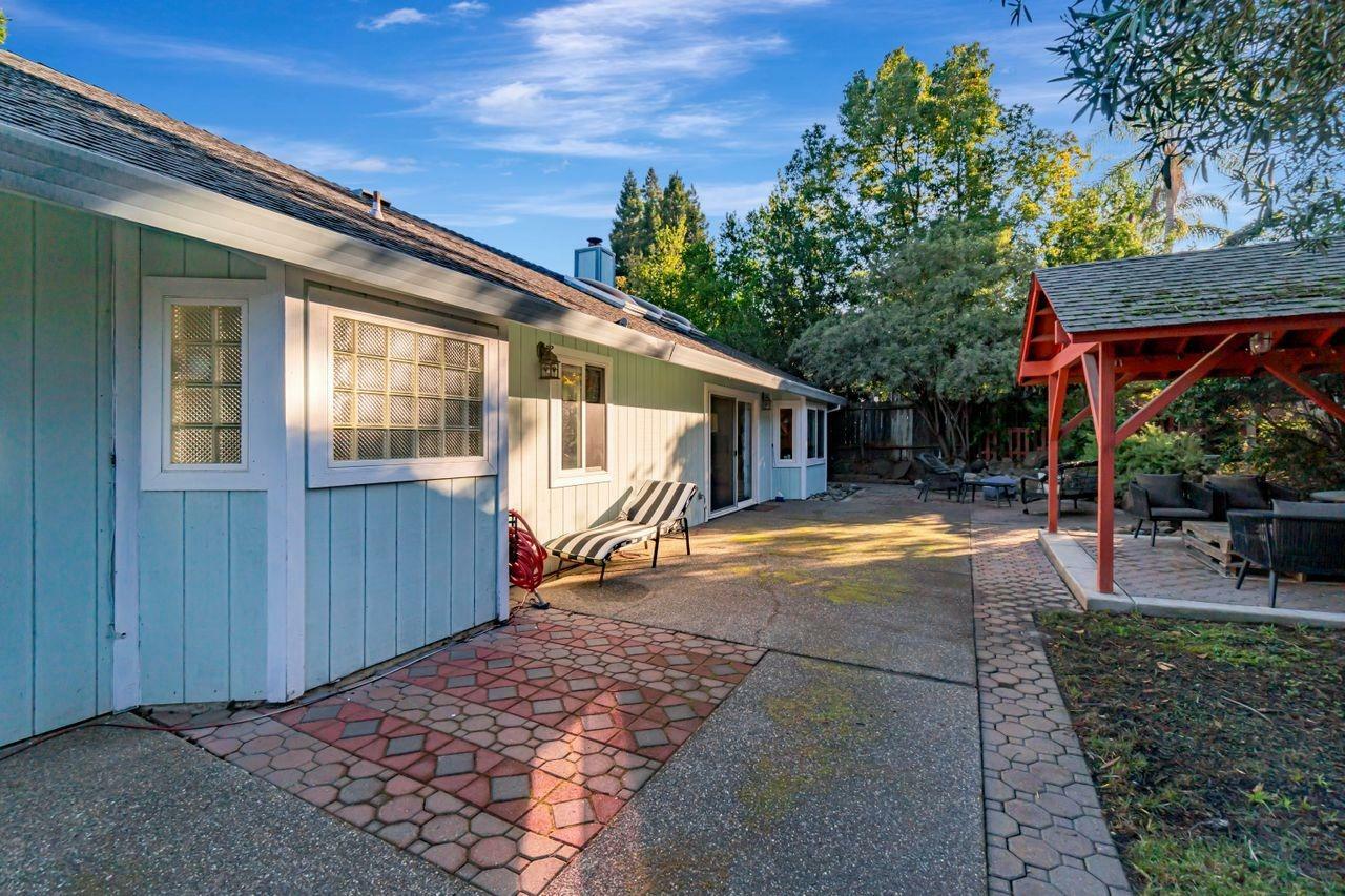 Property Photo:  122 S Fork Way  CA 95630 