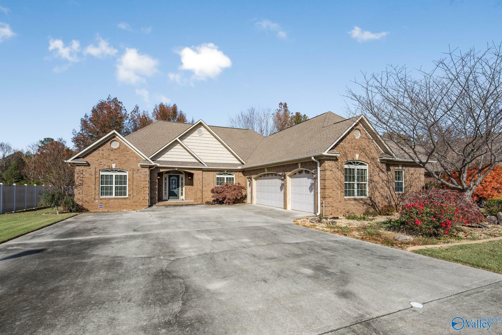 Property Photo:  250 Derby Drive  AL 35603 