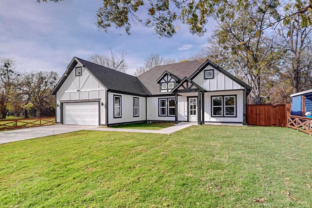 Property Photo:  1110 Norris Street  TX 75428 