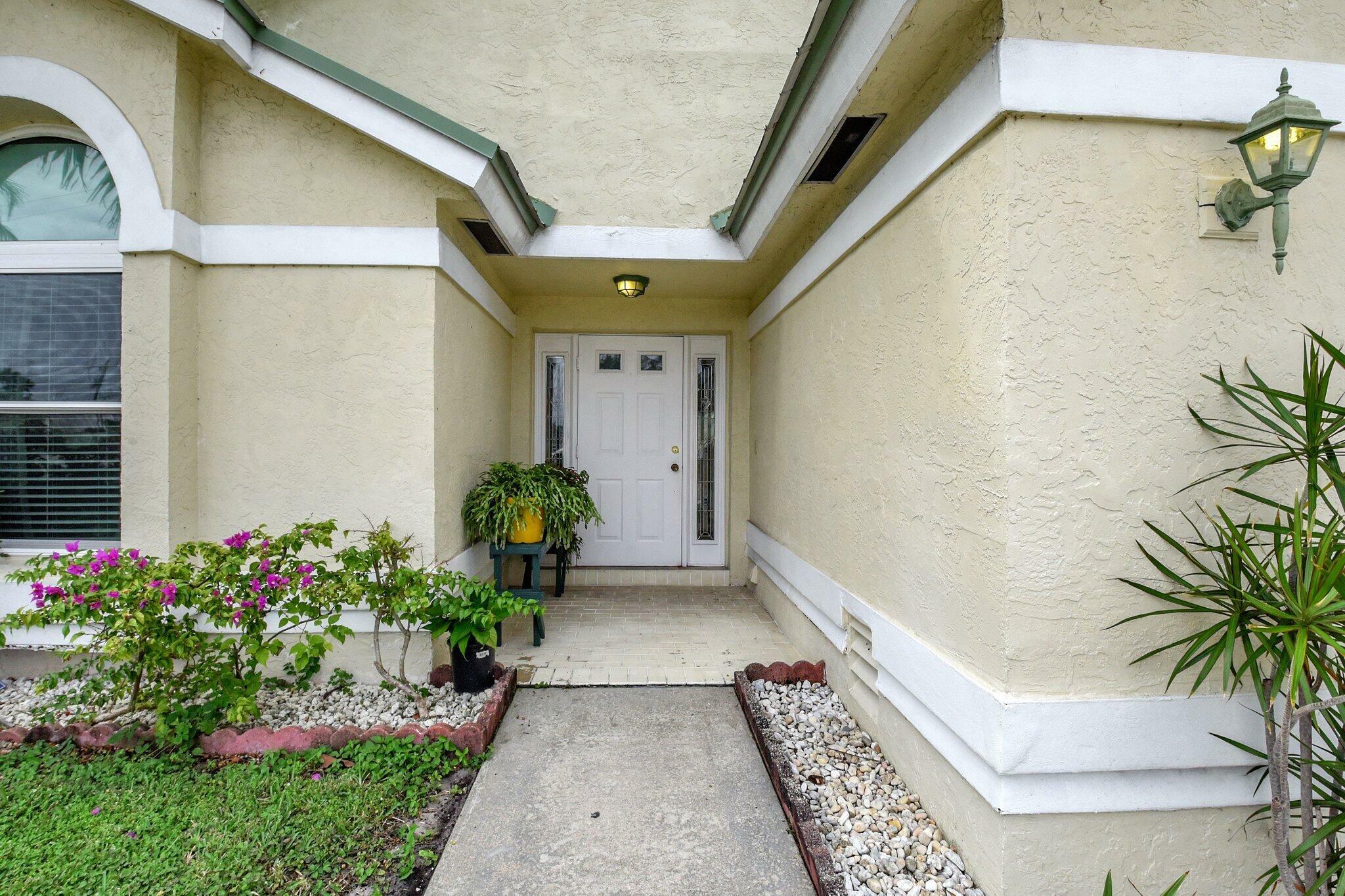 Property Photo:  634 Lindell Boulevard  FL 33444 