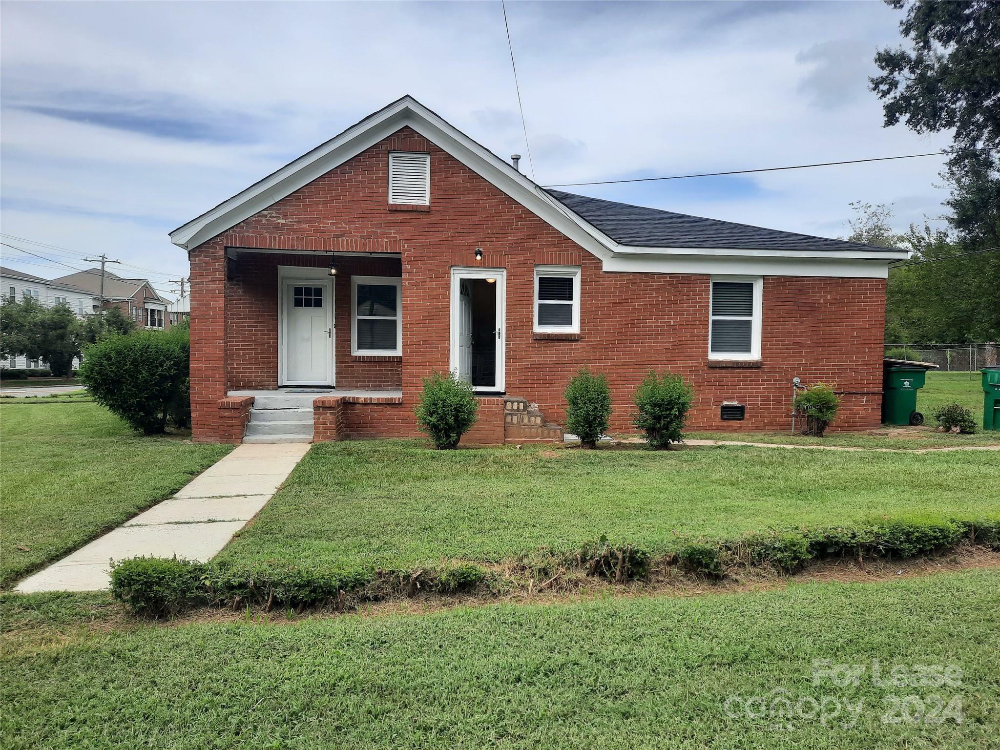 Property Photo:  2424 Statesville Avenue  NC 28206 