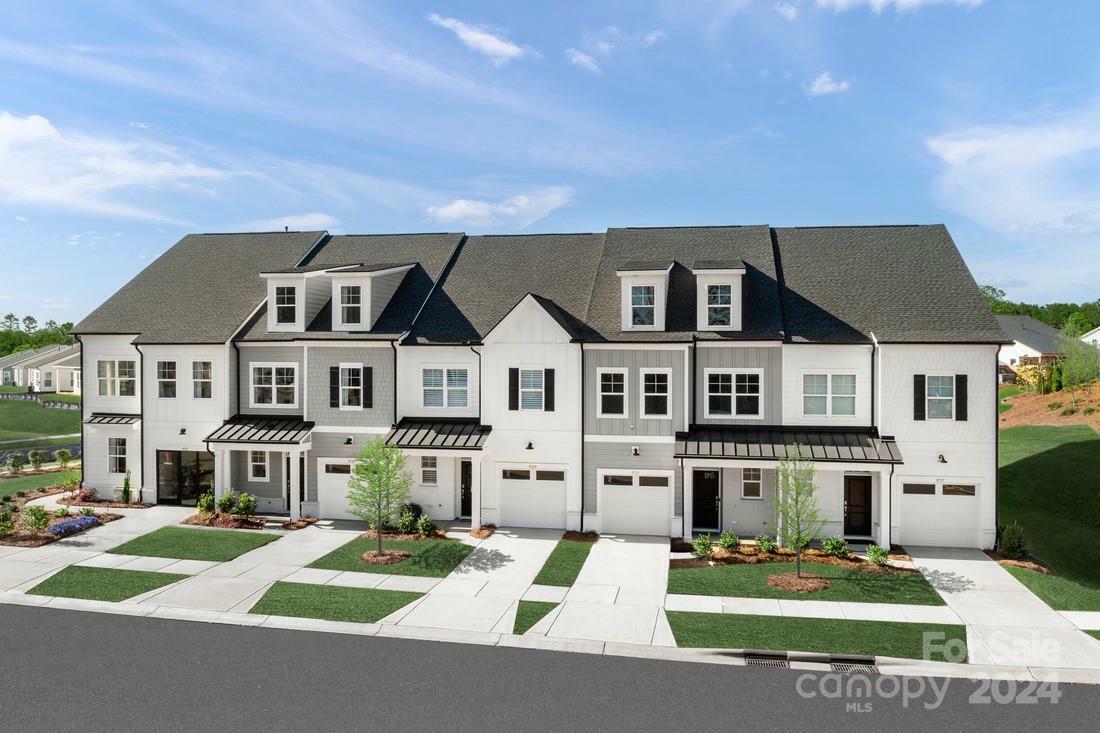 Property Photo: 3037 Finchborough Court 222 NC 28269