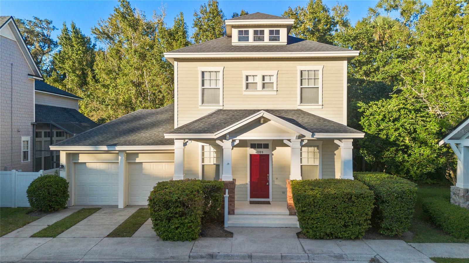 Property Photo: 1109 Banks Rose Court FL 34747