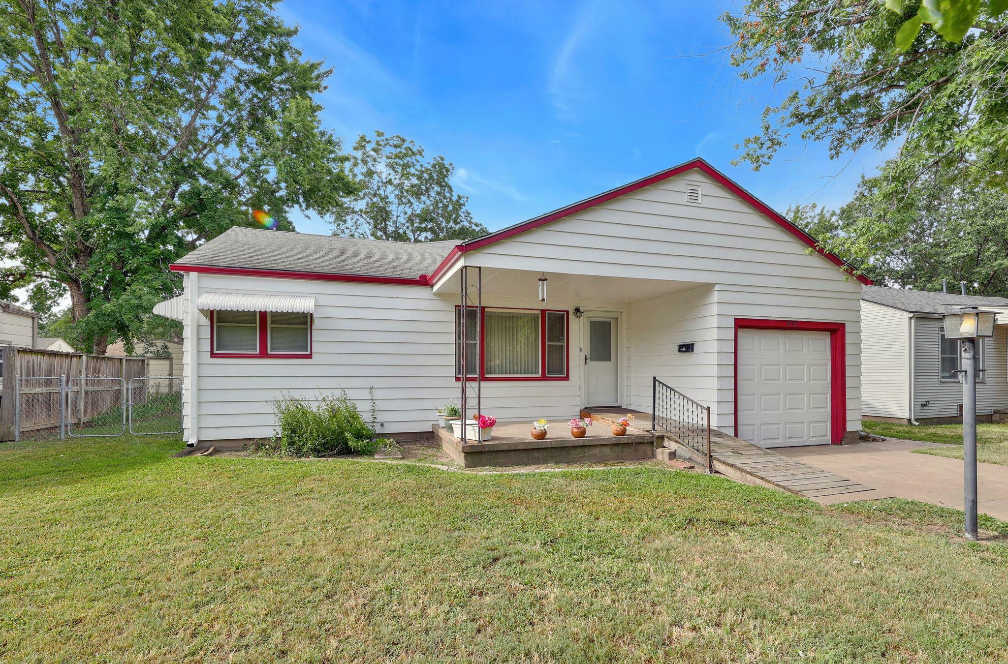 Property Photo:  1405 E Denker St  KS 67216 