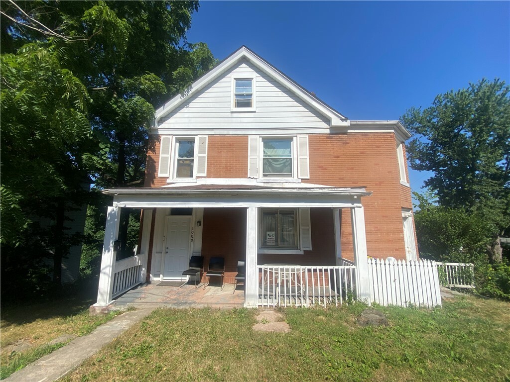 Property Photo:  2000 Plainview Ave  PA 15226 