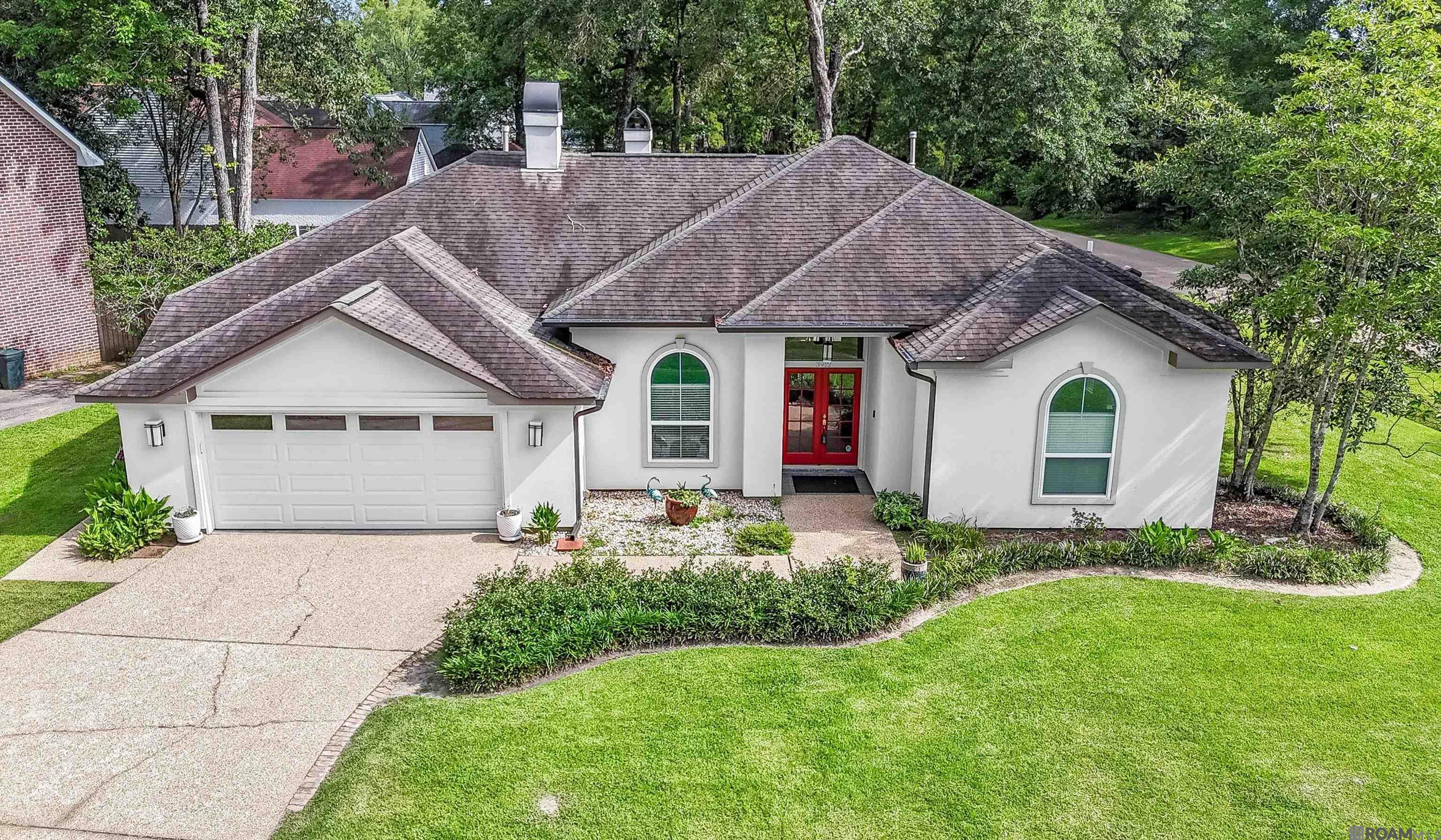 Property Photo:  3912 Indian Run Dr  LA 70816 