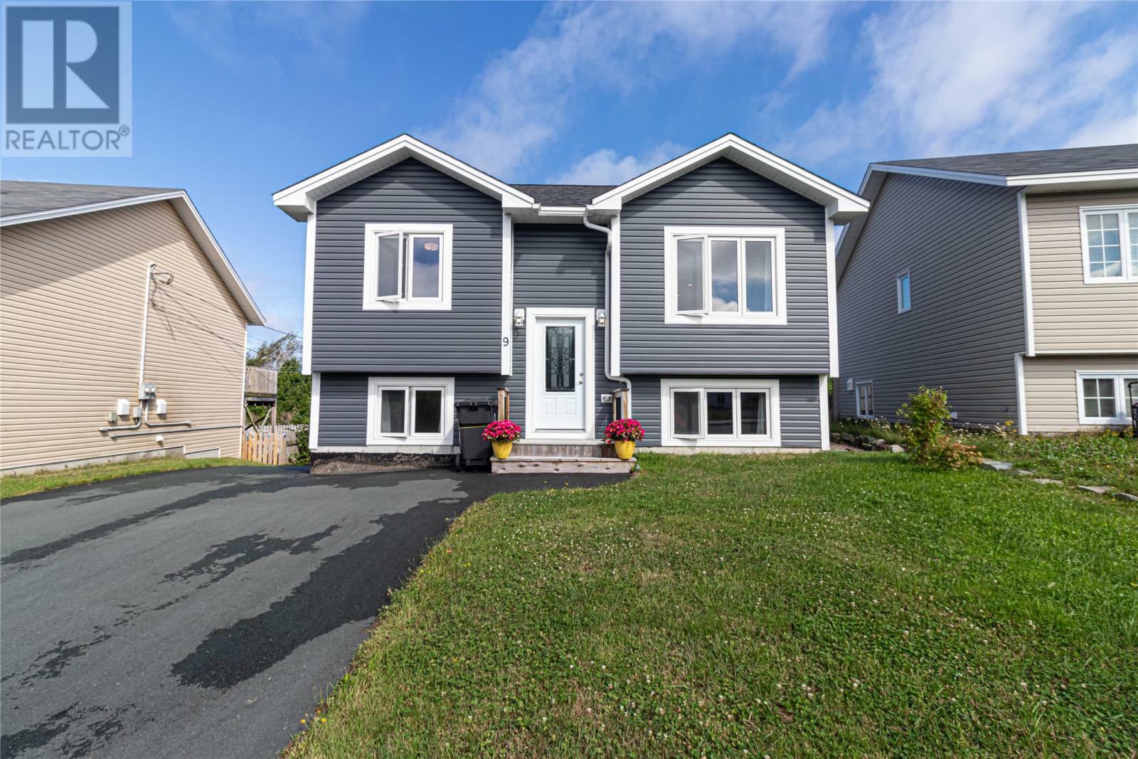 Photo de la propriété:  9 Chatwood Crescent  NL A1X 6L6 