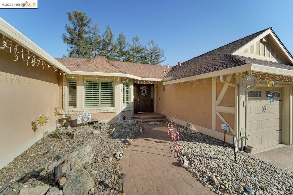 Property Photo:  1782 Astor Ct  CA 94577 