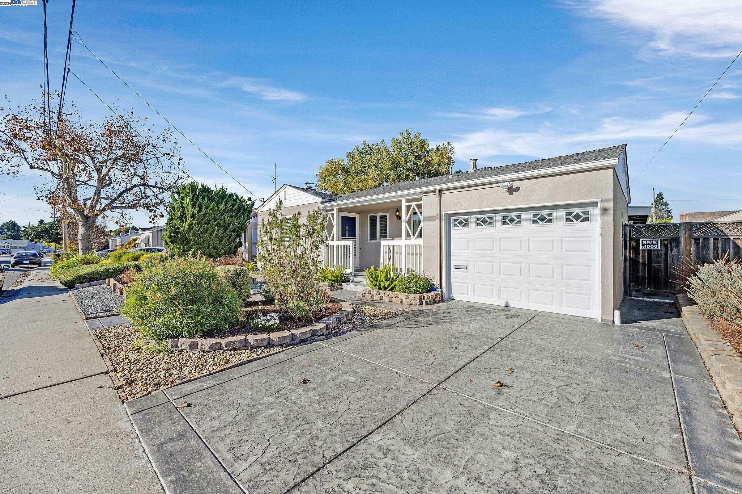 Property Photo:  2276 Farley St  CA 94546 