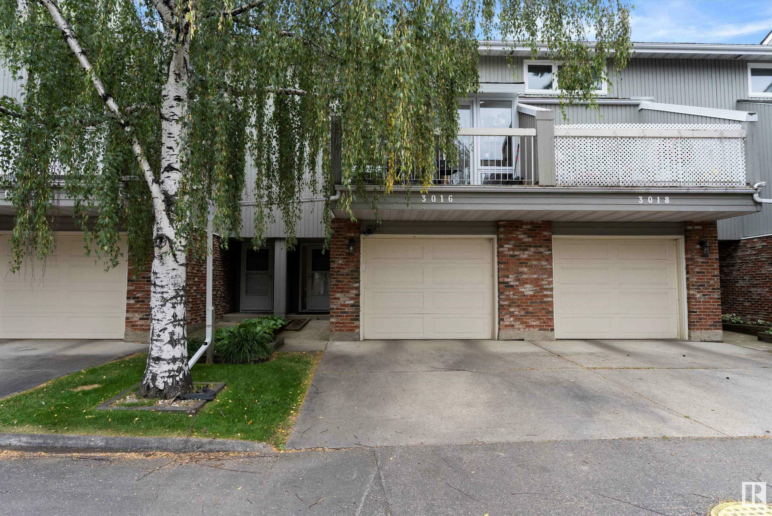 Property Photo:  3016 108 Street NW  AB T6J 3S6 