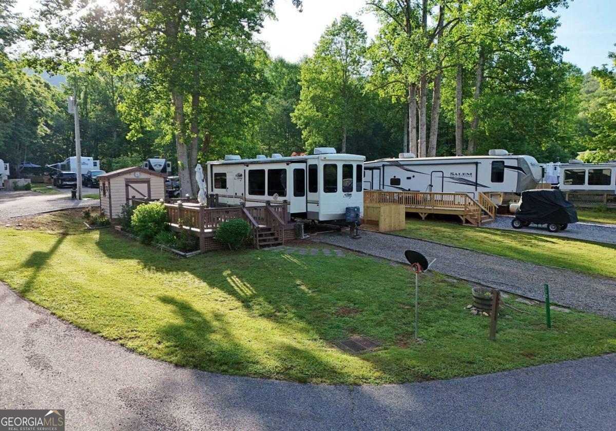 Property Photo:  112 Twin Creeks Road  GA 30512 