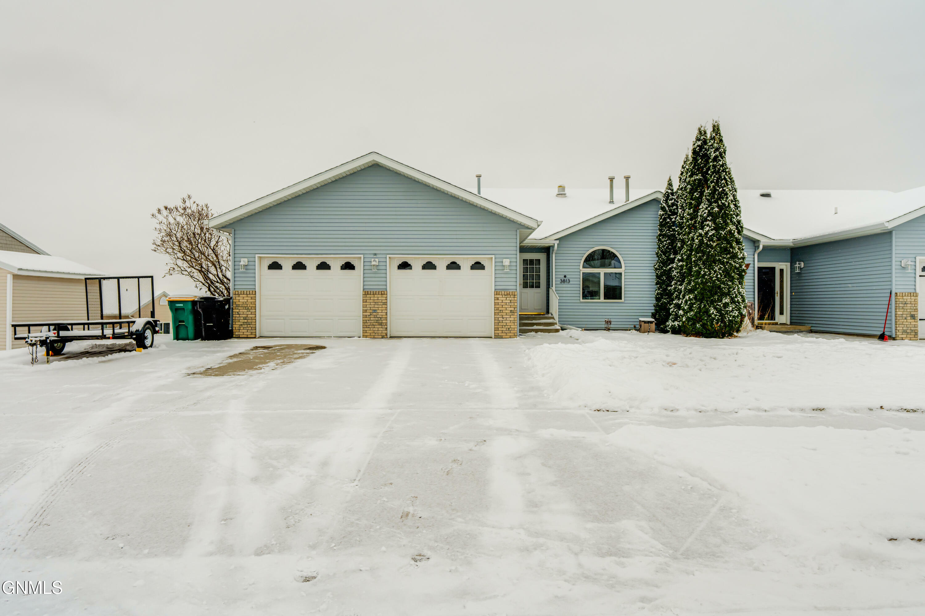 Property Photo:  3813 Normandy Street  ND 58503 