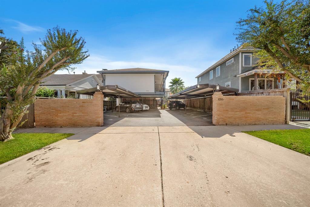 Property Photo: 1016 E 7th Street 7 TX 77009