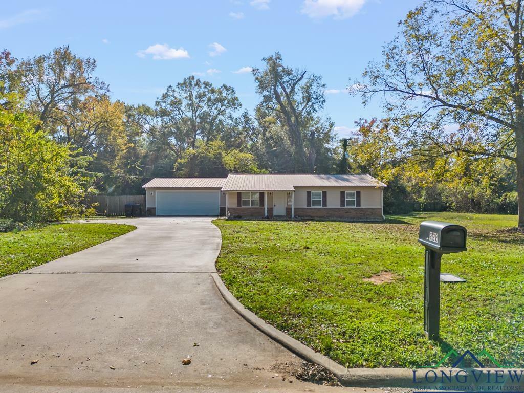 Property Photo: 228 Cambridge Lane TX 75601