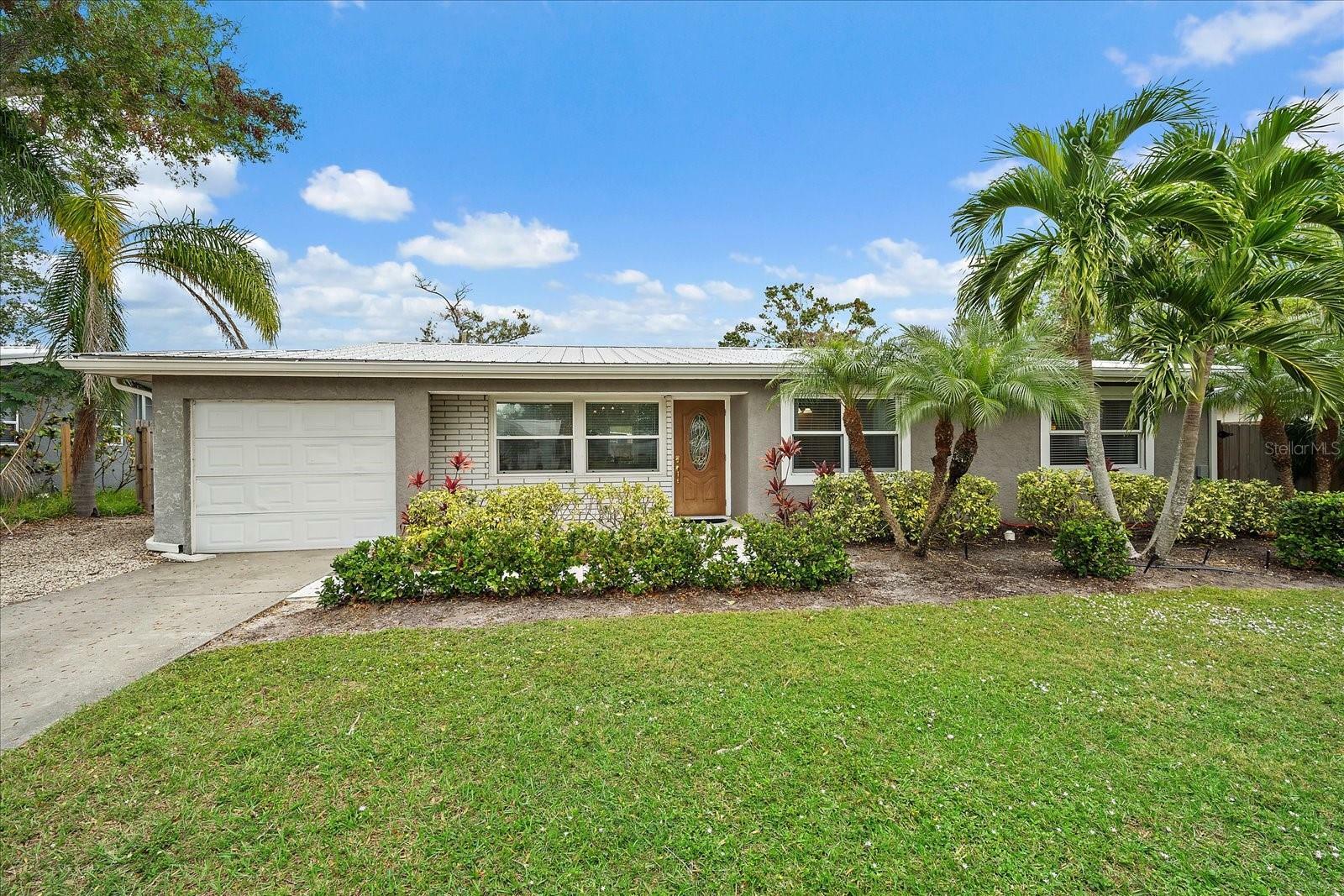 Property Photo:  3037 Alta Vista Street  FL 34237 