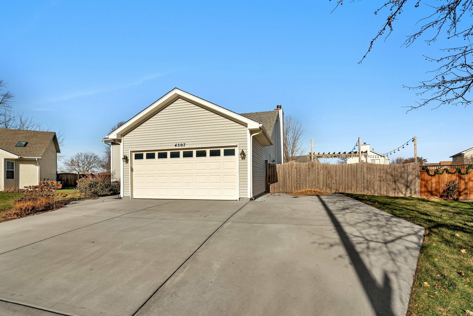 Property Photo:  4307 Thornwood Lane  IL 60586 