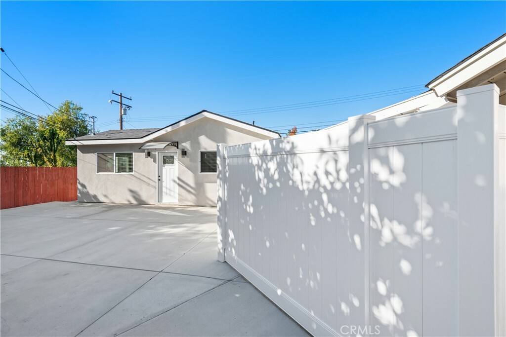 Property Photo:  626 W Comstock Avenue B  CA 91741 