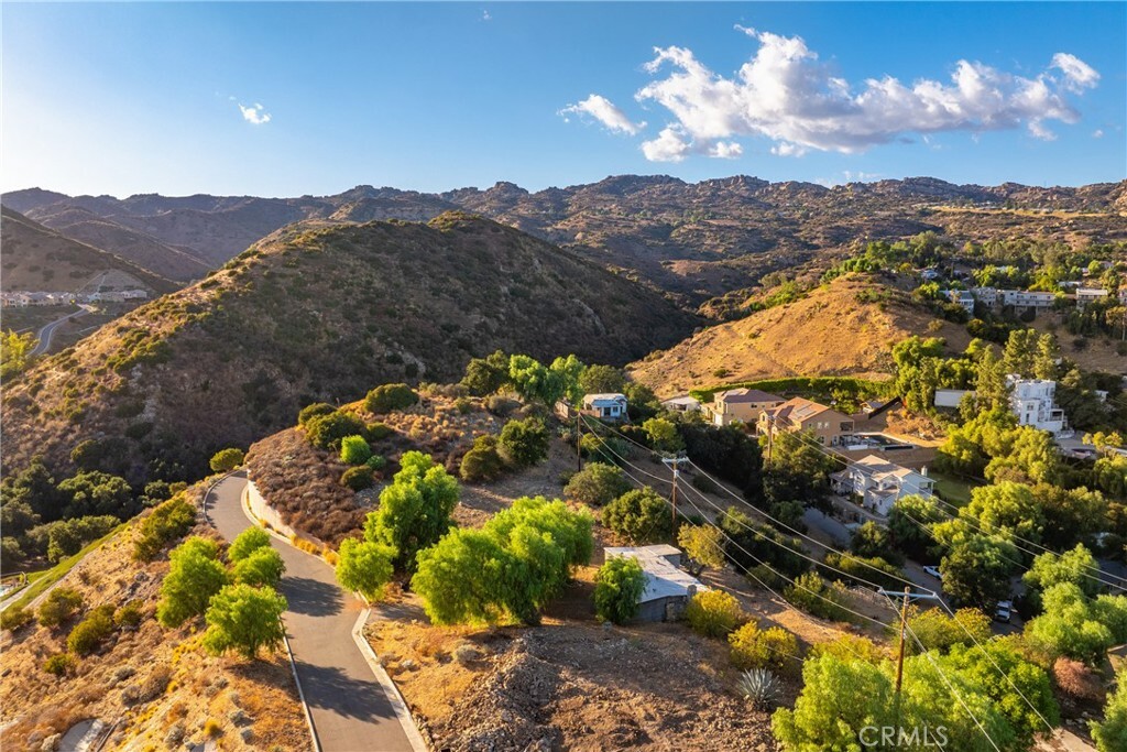 Property Photo:  24463 Deer Lick Drive  CA 91304 