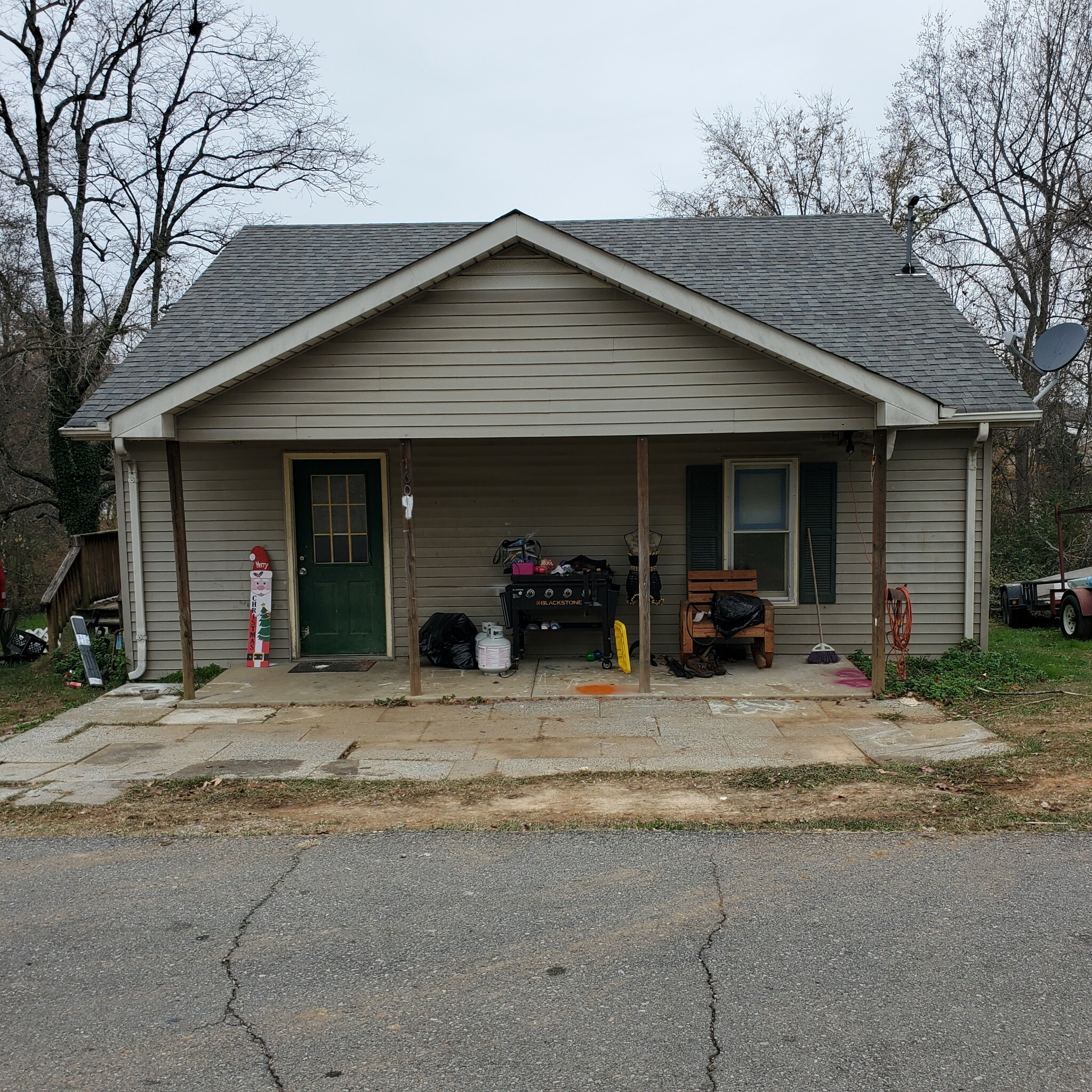 Property Photo:  1609 Clay St  TN 37172 