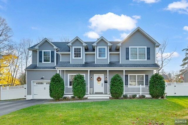 Property Photo:  12 Yale Way  NJ 07436 