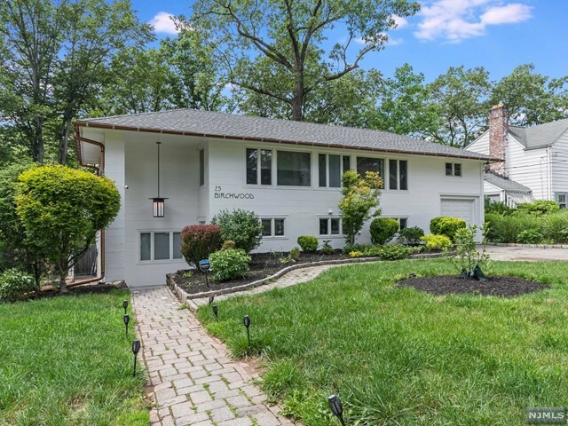 Property Photo:  25 Birchwood Avenue  NJ 07052 