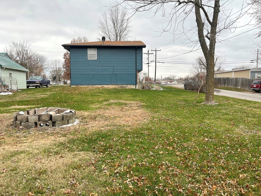 Property Photo: 639 Missouri Avenue MO 64601