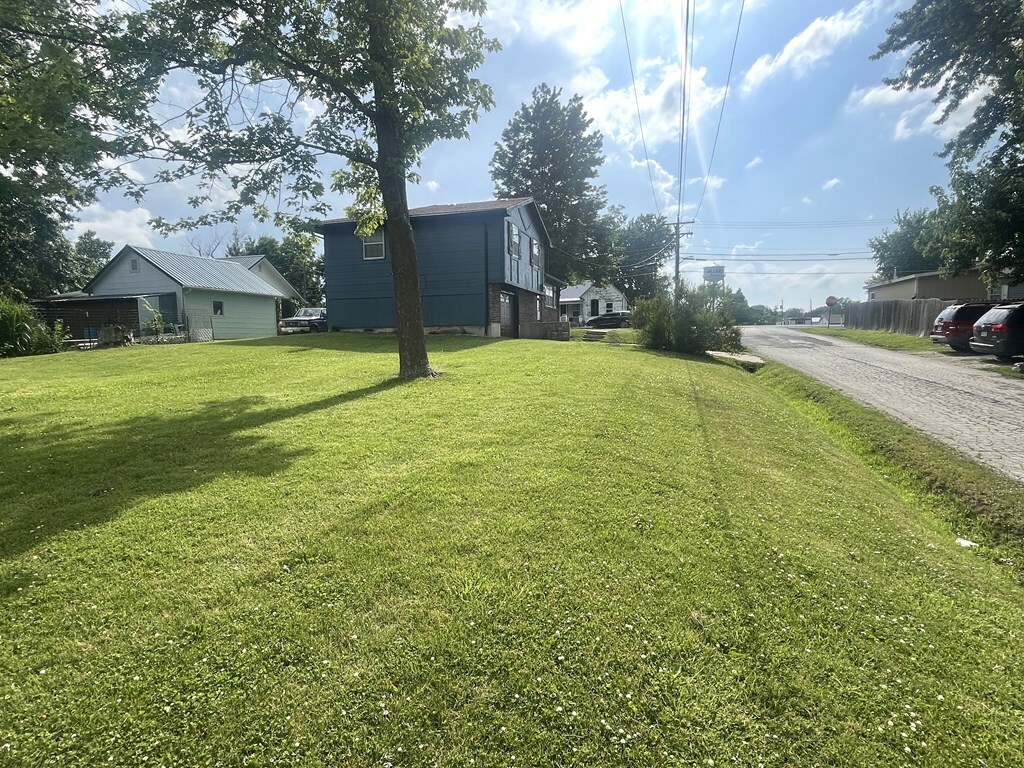 Property Photo: 639 Missouri Avenue MO 64601