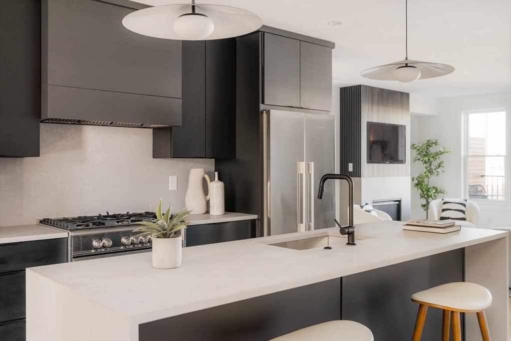 Property Photo: 272 East Eagle St 5 MA 02128